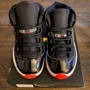 Jordan 11 Retro "Bred" Almost New Size 10C